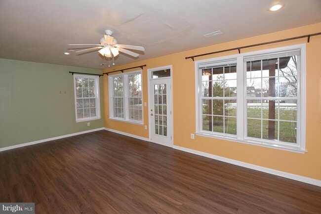 Building Photo - 43088 Shadow Terrace