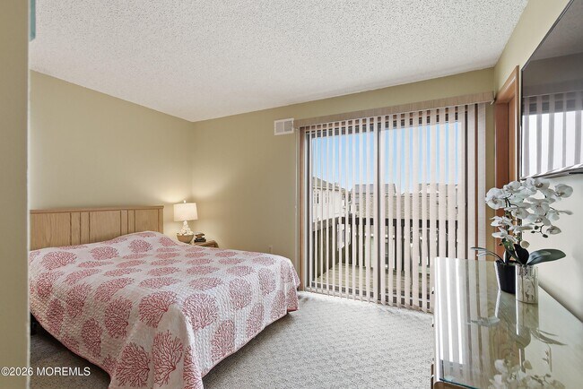 Building Photo - 21 Brown Ave