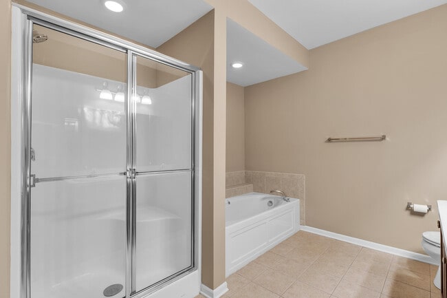 Building Photo - 2950 Hunley Dr