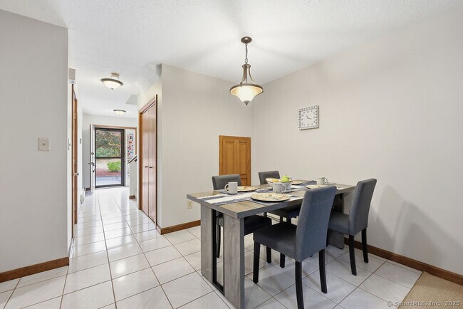 Building Photo - 25 Washington St