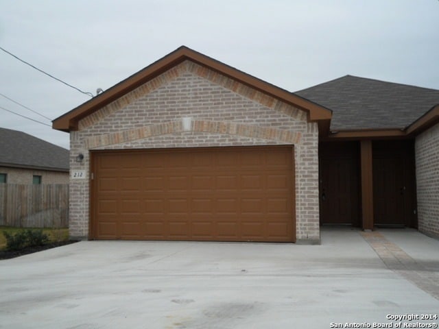 Building Photo - 210 Stone Gate Dr