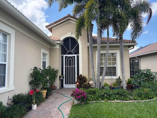 Building Photo - 6532 SE Broadmoor Ln