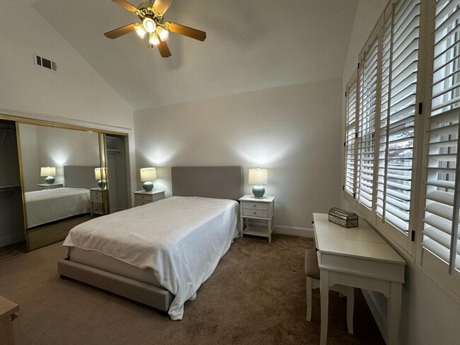 Building Photo - 4824 Longcove Dr