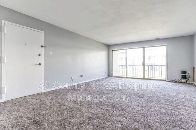 Building Photo - 10122 Campus Way S