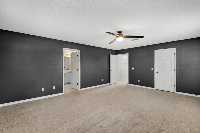 Building Photo - 9756 Seafarer's Way
