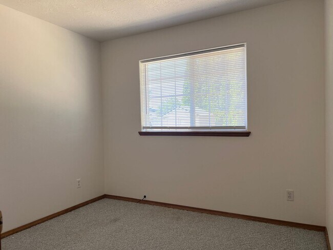 Building Photo - OWN301
