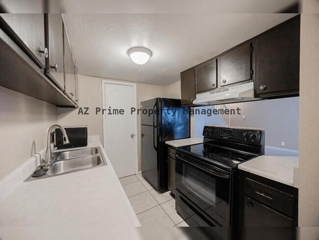 Building Photo - 4260 N 67th Dr