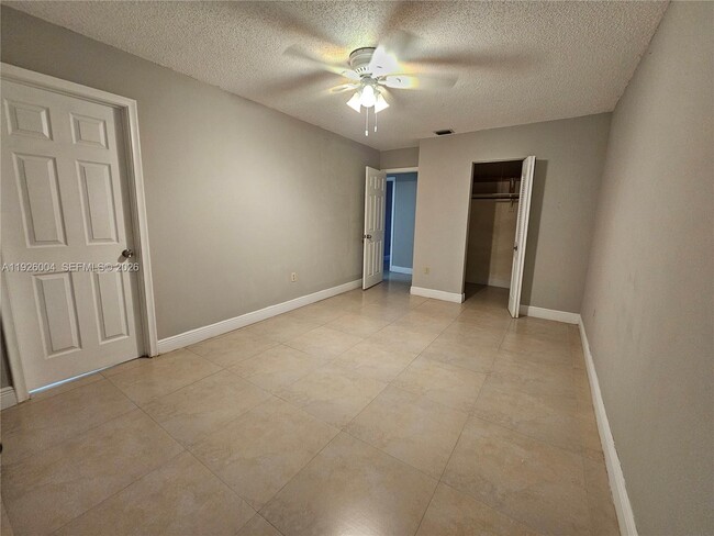 Building Photo - 5317 SW 140th Pl