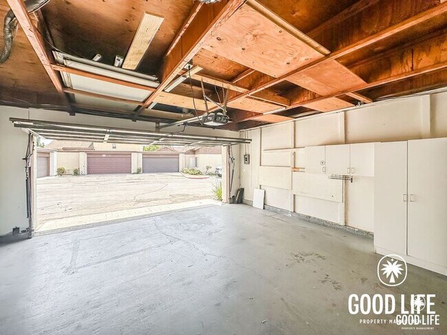 Building Photo - 6747 Parkside Ave