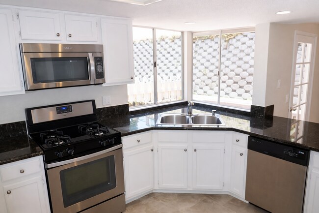 Building Photo - 2360 Dusk Dr