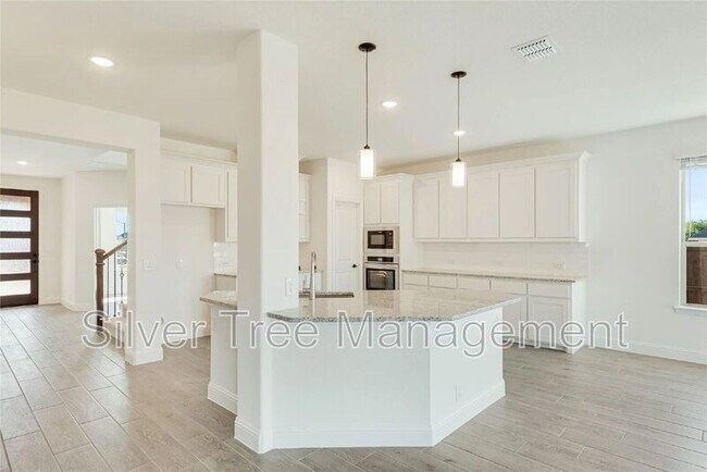 Building Photo - 9501 Moon Cactus Dr