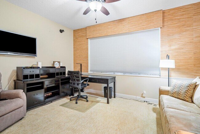 Building Photo - 5070 Lake Catalina Dr