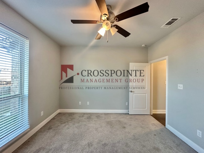 Building Photo - Stunning 3 Bed 2 Bath in South Tyler!