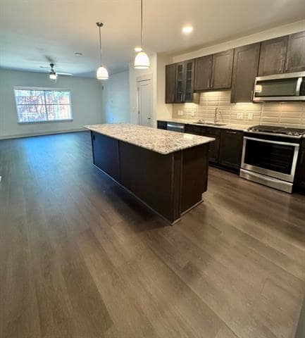 Building Photo - 5613 Belmont Ave