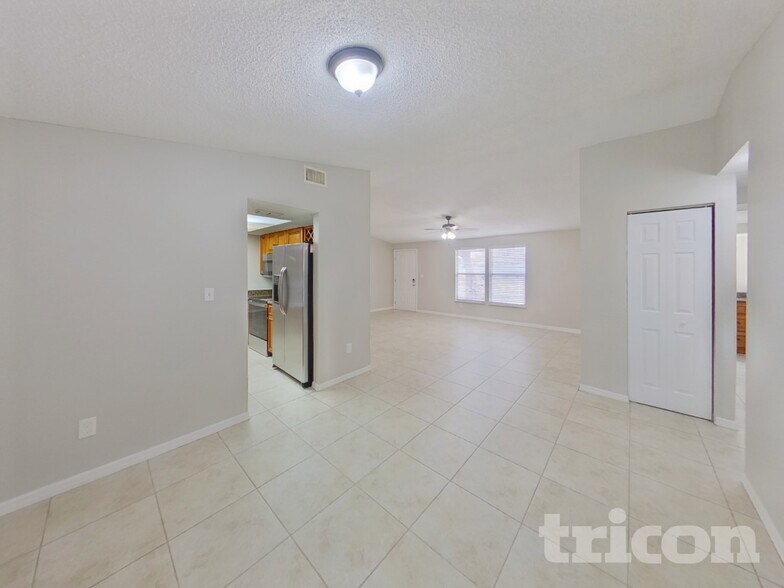 Building Photo - 1314 Oakcrest Dr