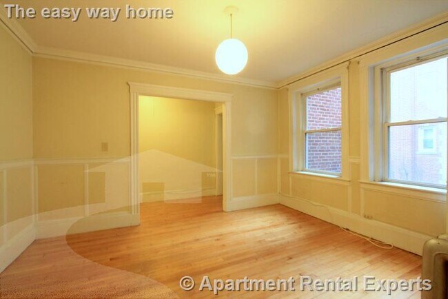 Building Photo - 8 Craigie Cir