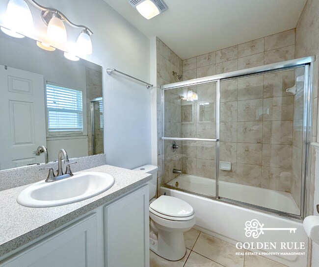 Building Photo - 2738 SE 21st Rd