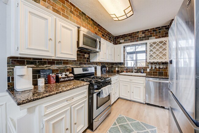 Building Photo - 1207 Archer St