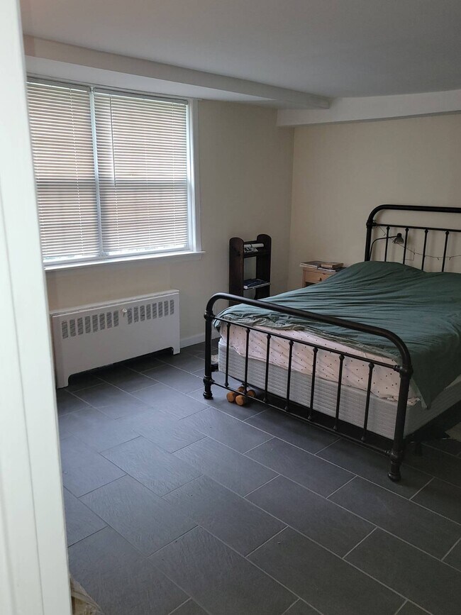 Building Photo - 15 Fieldstone Dr
