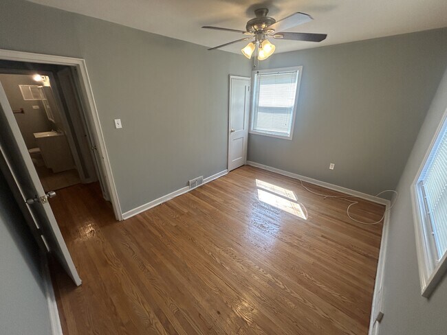 Building Photo - 316 Van Sant Dr