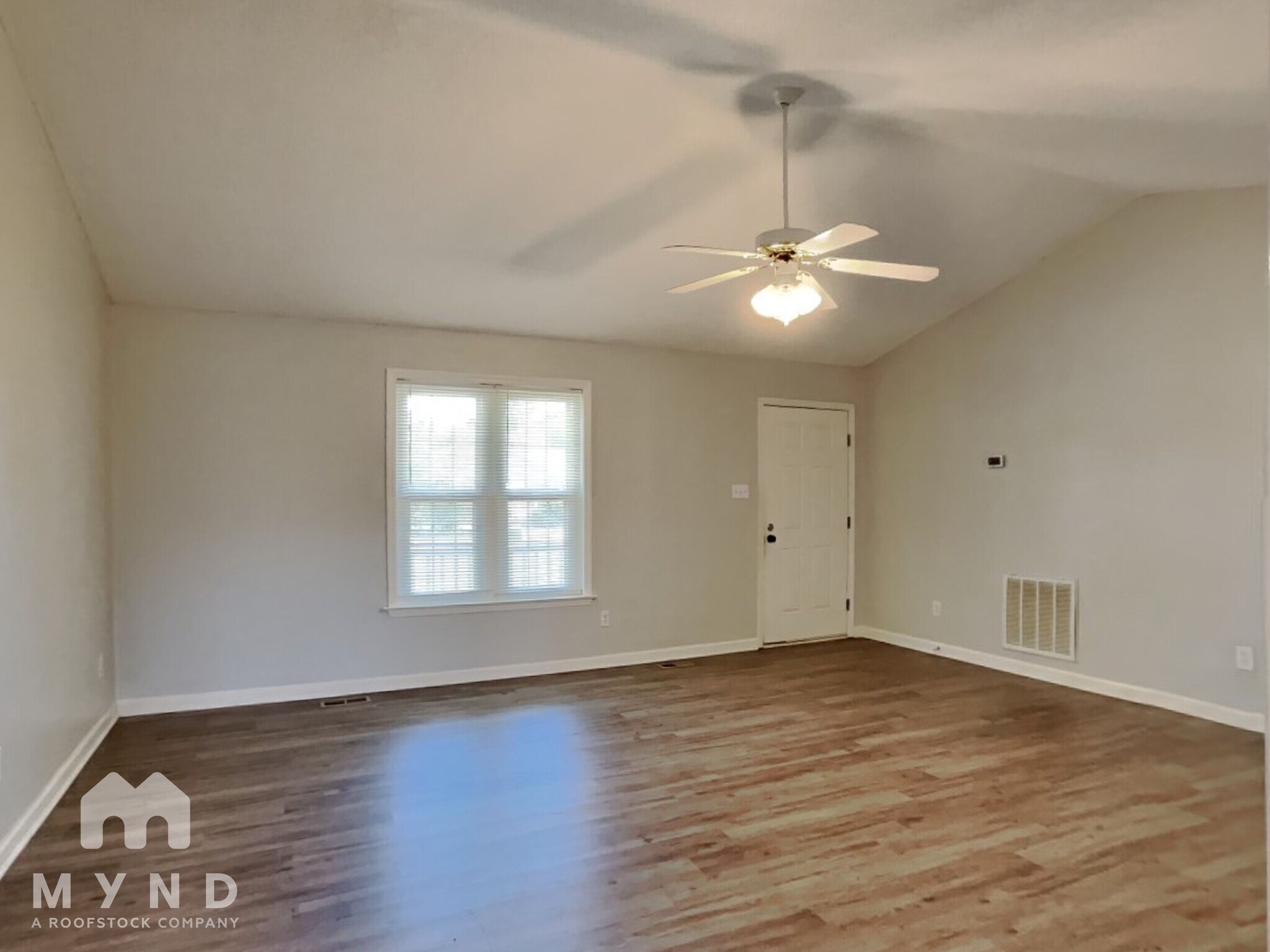 Building Photo - 204 Skylar Ln