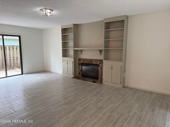 Building Photo - 2381 Hampton Falls Dr W