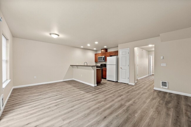 Building Photo - Invest LLC 4330