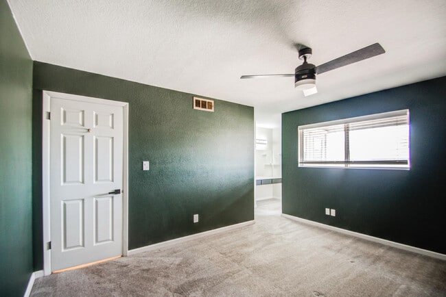 Building Photo - 7761 N 19th Dr