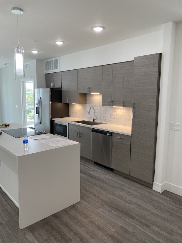 Kitchen - 3500 S Corona St