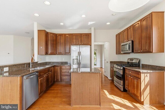 Building Photo - 2440 Five Fathom Cir