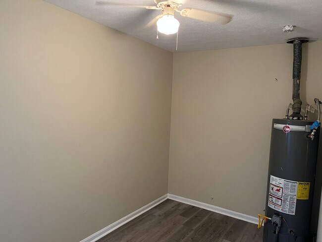Building Photo - **AVAILABLE NOW**4 Bedroom / 1.5 Bathroom Home for Rent in East Columbus, GA***