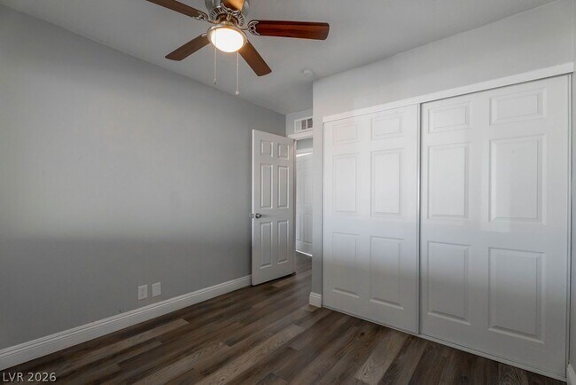 Building Photo - 1501 N Tonopah Dr