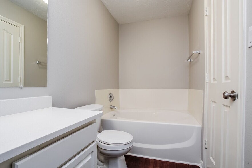 Building Photo - 22215 Nobles Crossing Dr