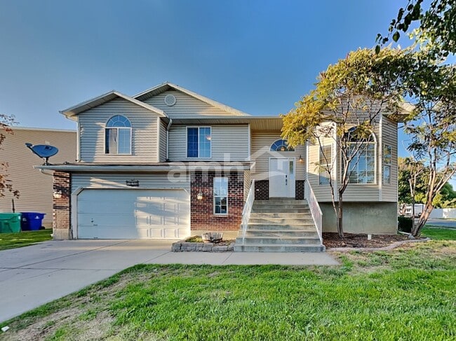 Primary Photo - 2848 W 2125 S