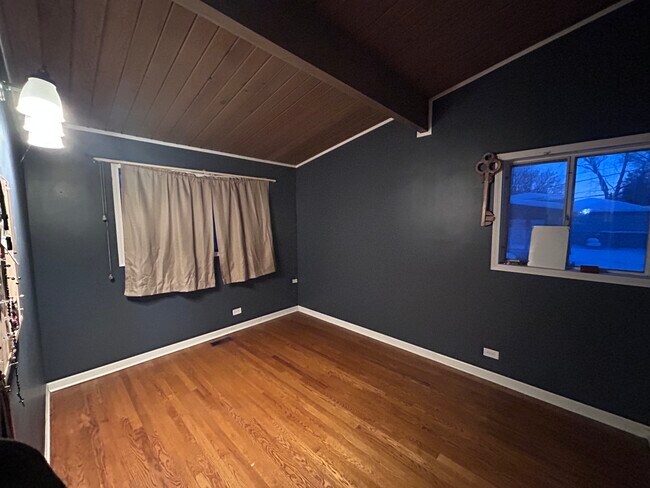 Building Photo - 233 Natoma Ave