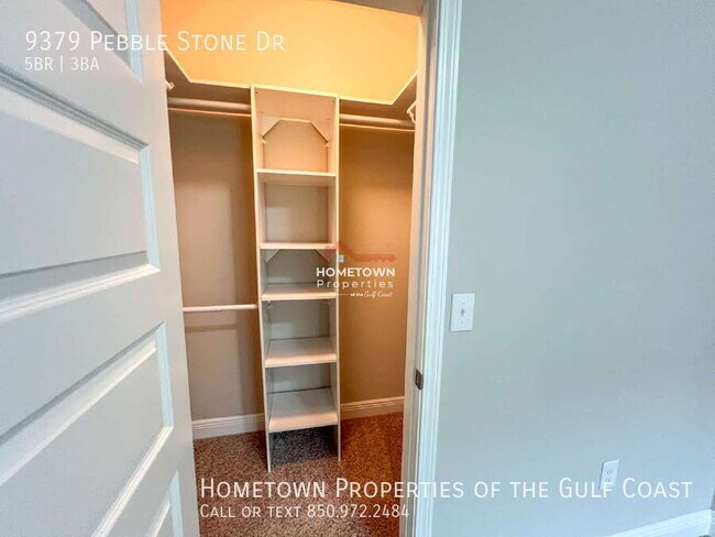 Building Photo - 9379 Pebble Stone Dr