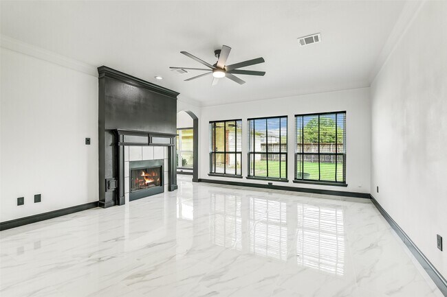 Building Photo - 11915 Helene Ct