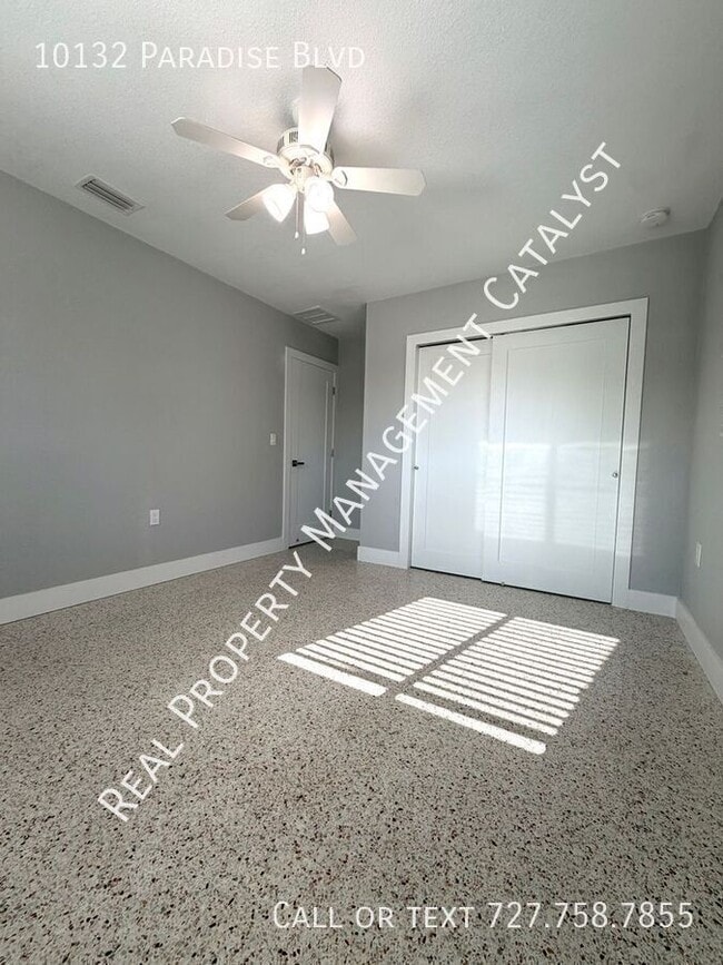 Building Photo - 10132 Paradise Blvd