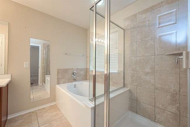 Building Photo - 24630 Folkstone Cir