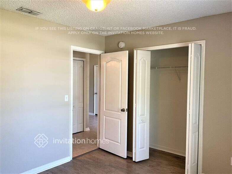 Building Photo - 3749 Briar Ln