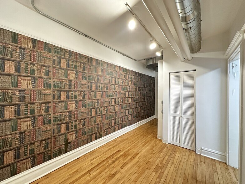 Building Photo - 3422 N Lincoln Ave