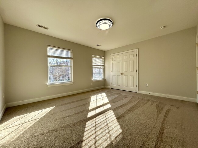 Building Photo - 2132 Sardony Ln