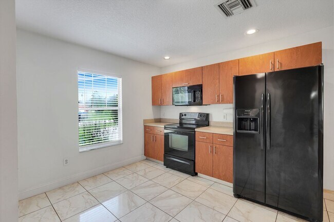 Building Photo - 810 Valnera Ct