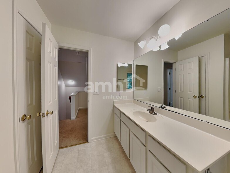 Building Photo - 12524 Waterlow Park Ln