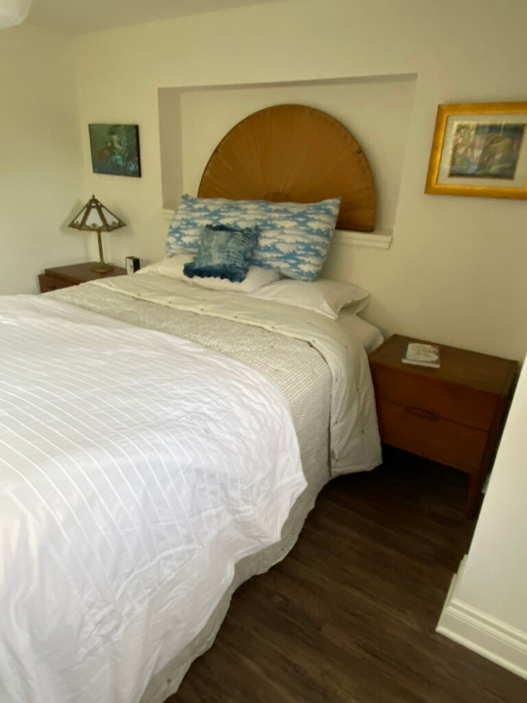 Building Photo - 3925 SE Harold St