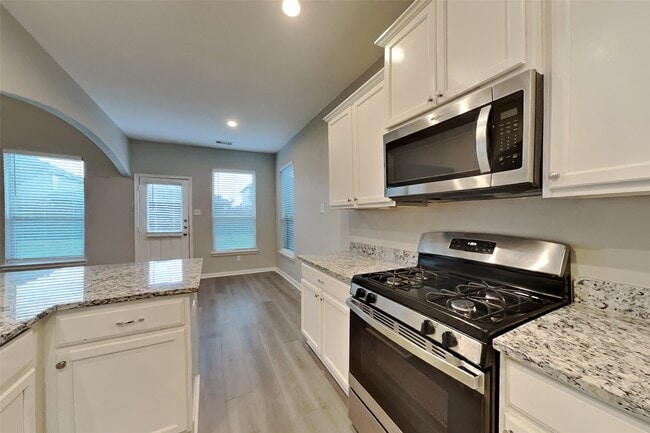 Building Photo - 22575 Valley Canyon