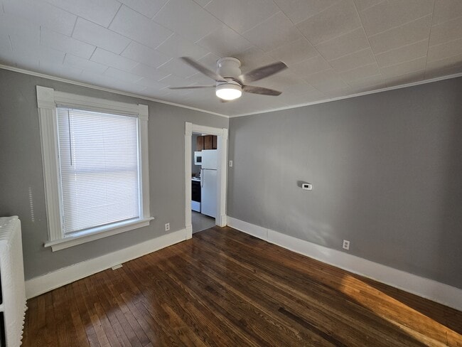 Building Photo - 214 2nd St SW