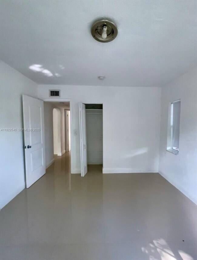 Building Photo - 531 NE 68th St