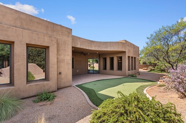 Building Photo - 3052 Snow Canyon Pkwy