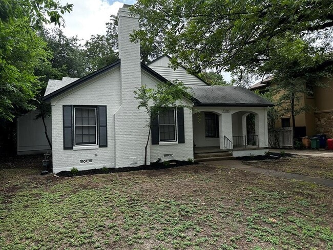 Building Photo - 2404 Indian Trail